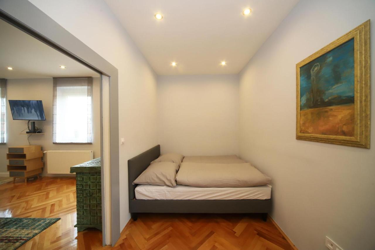 Denis Apartman Appartement Eger Buitenkant foto